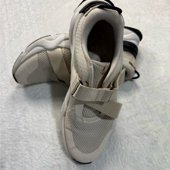 Sorel Cream Athletic Shoes with Adjustable Strap and Breathable Mesh - Picture 6 of 9